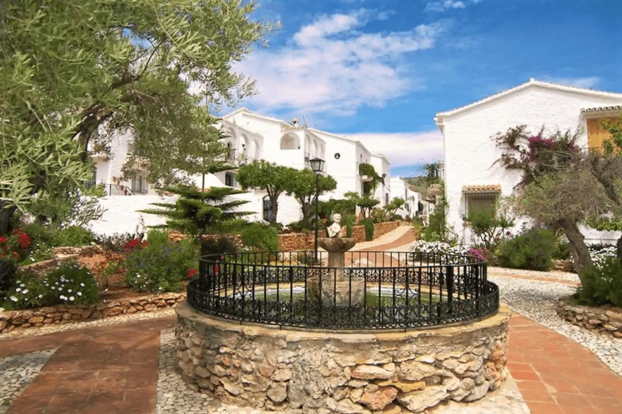 Right By The Pool Area In Capistrano Village! Lägenhet *