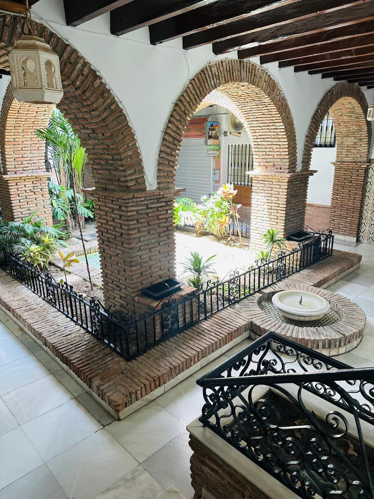 Right By The Pool Area In Capistrano Village! Lägenhet