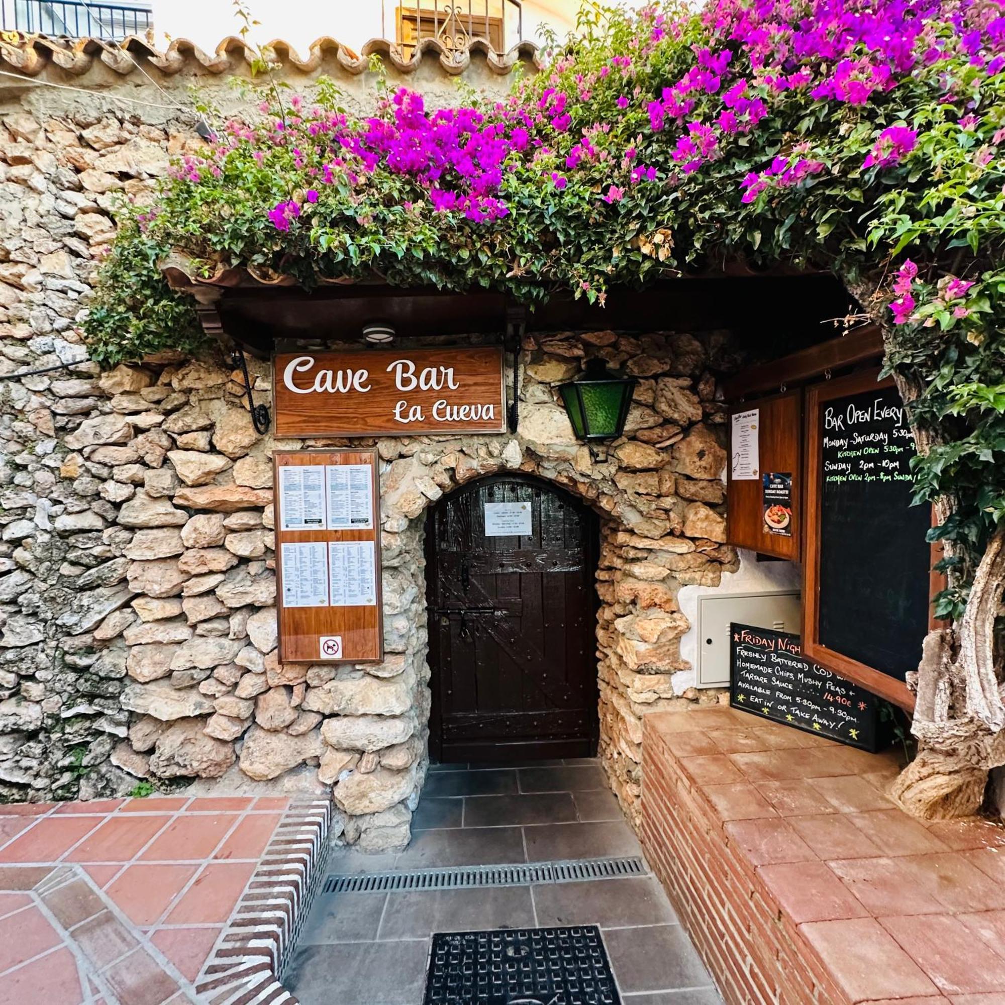 Lägenhet Right By The Pool Area In Capistrano Village! Nerja