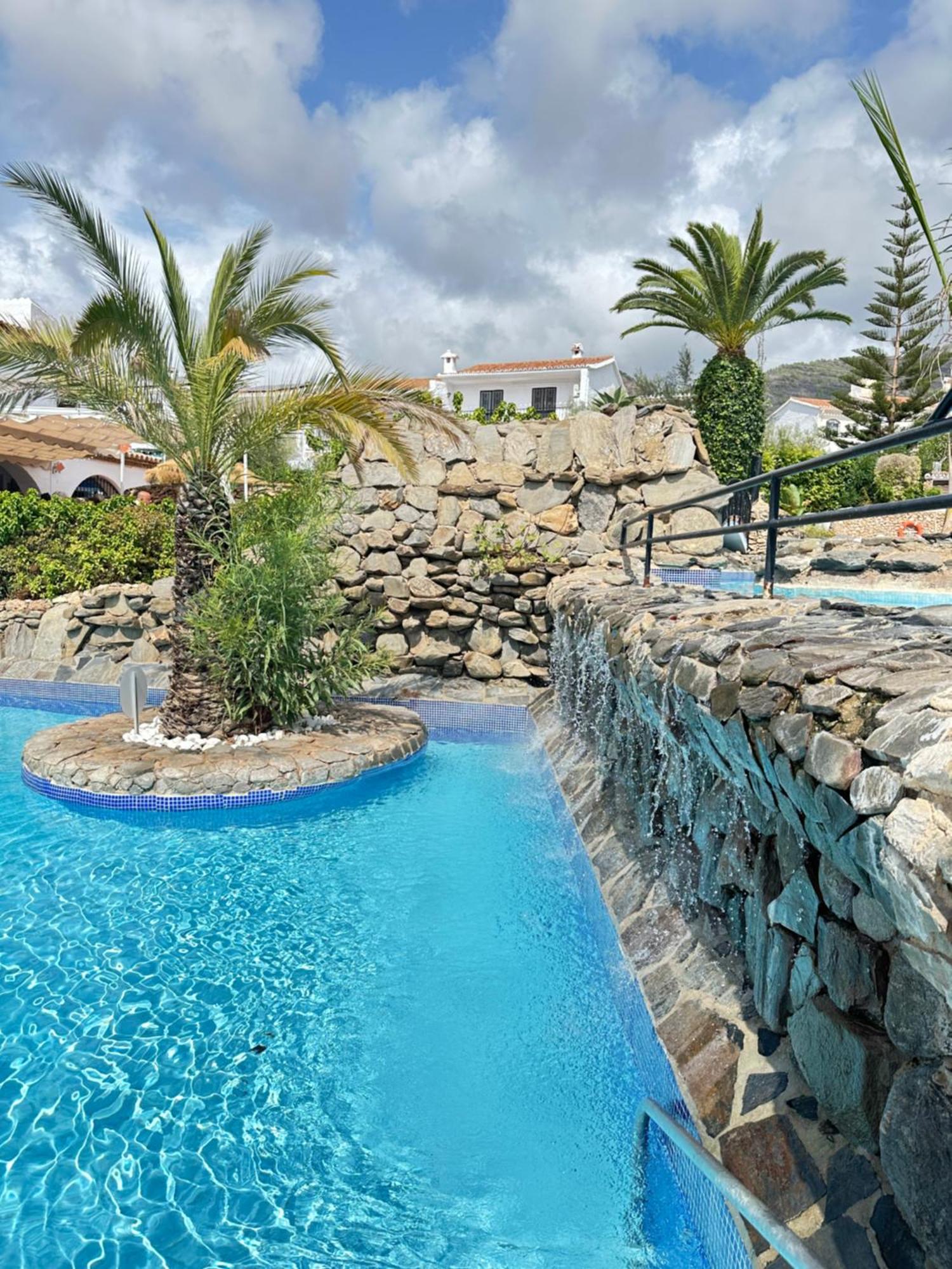 Right By The Pool Area In Capistrano Village! Lägenhet